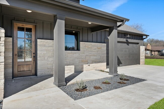 Building Photo - 1326 Morgan's Point Rd