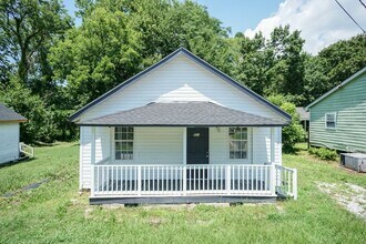 Building Photo - Two bedroom home!