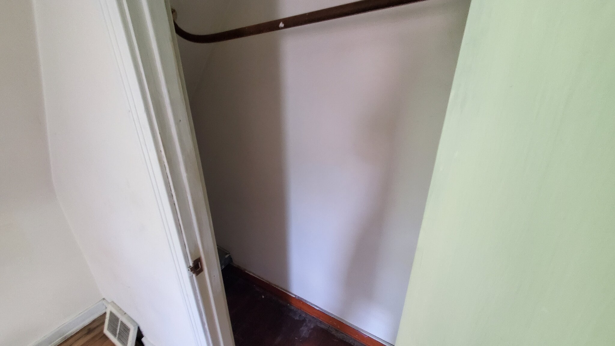 Unit B bathroom - 6201 Garvers Ferry Rd