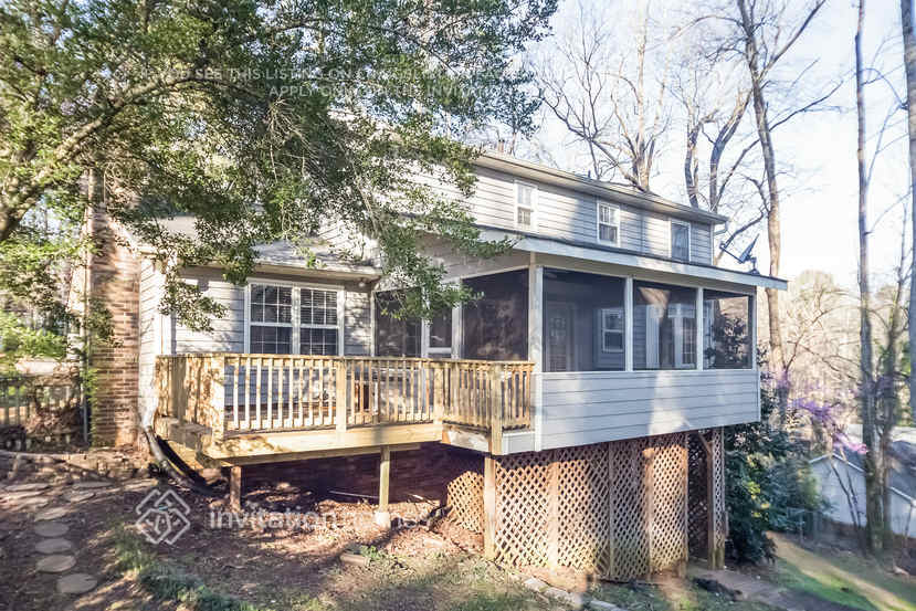 Building Photo - 206 Hauteur Pl SW
