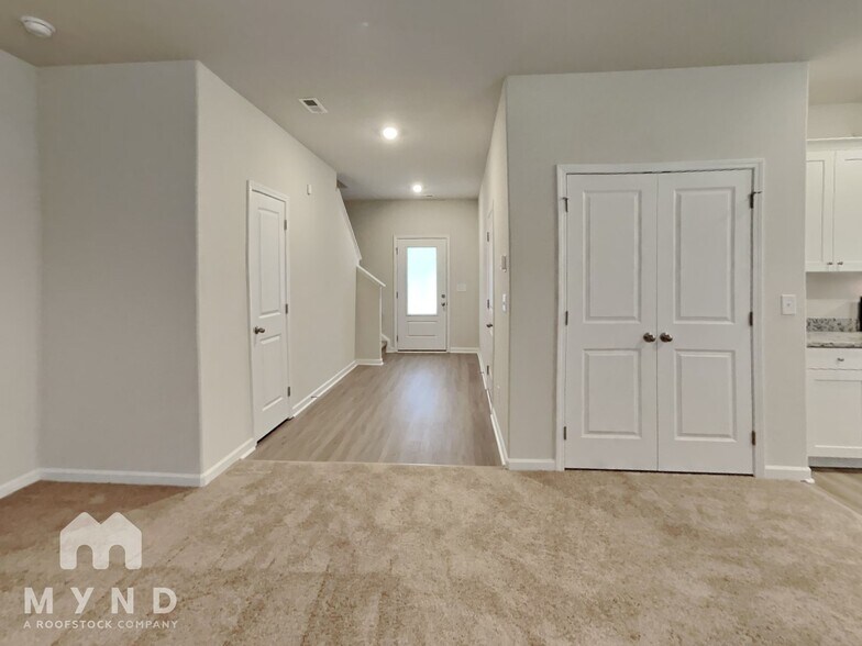 Building Photo - 353 Ivy Bank Dr