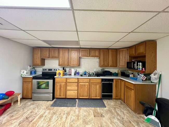 Building Photo - Charming 3-Bedroom Home on 5.84 Acres – Pe...