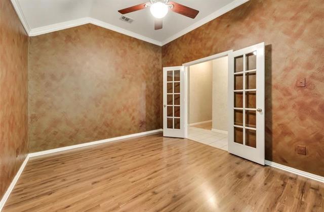 Building Photo - 5516 Longhorn Dr