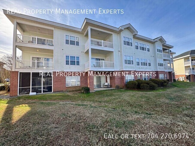 Building Photo - 8969 Meadow Vista Rd