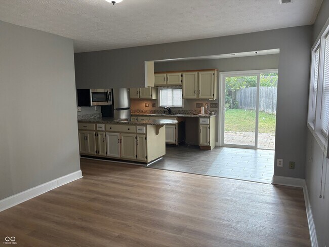 Building Photo - 8231 E 50th St