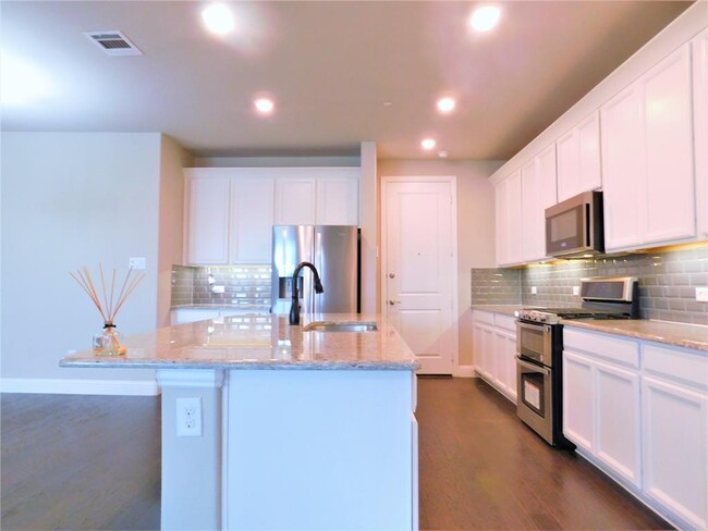 Building Photo - 5520 Liberty Dr