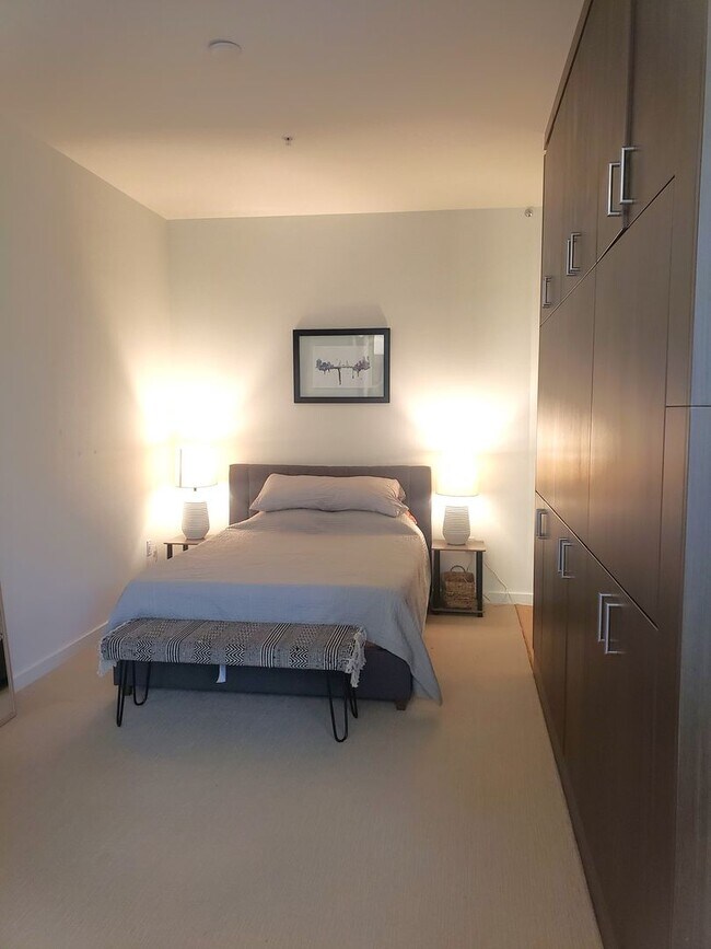 Building Photo - Furnished Condo in Overlook Neighborhood!