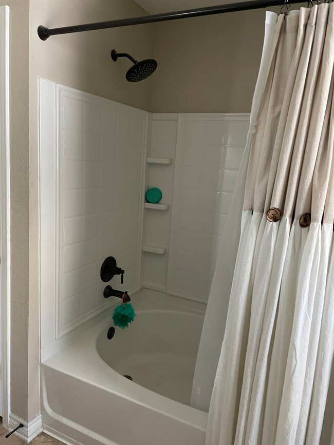 Building Photo - 9619 Pleasanton Blf