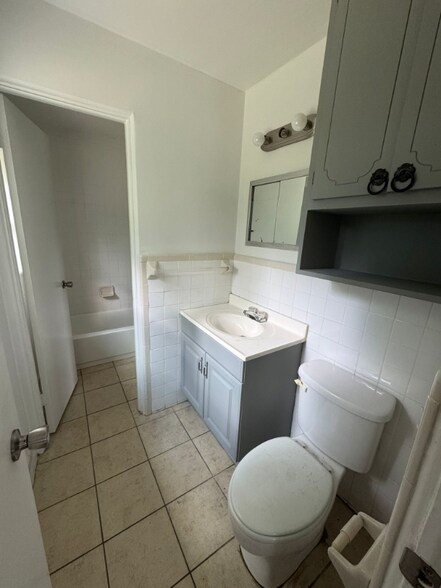 Building Photo - 5209 Palisades Dr