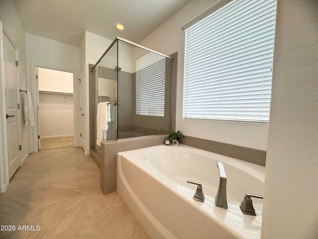 Building Photo - 16907 W Holly St