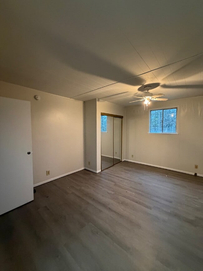 Building Photo - Studio near Forsyth’s Shadow Rock Park