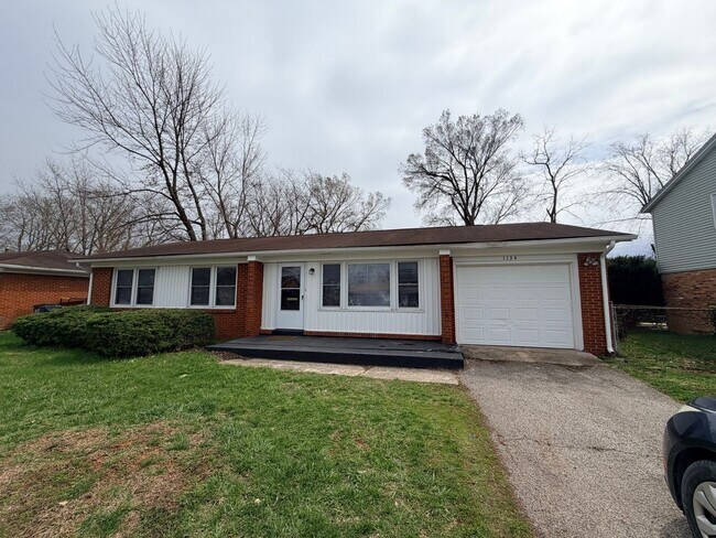 Building Photo - 1134 Oakwood Dr