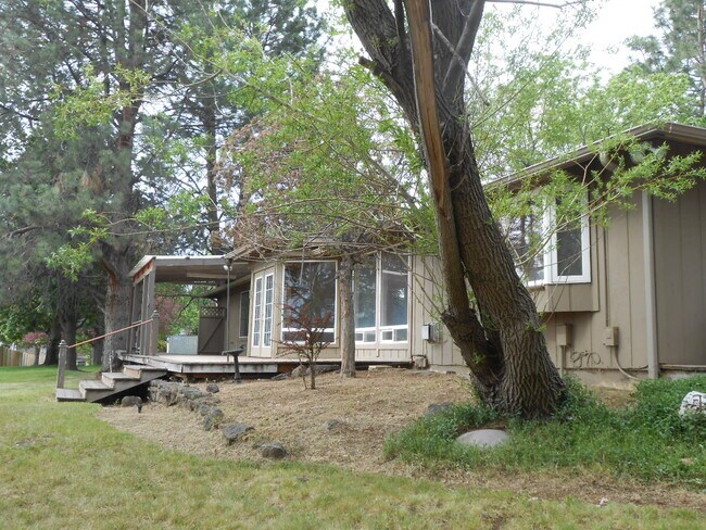 Building Photo - 61360 Keelally Ct