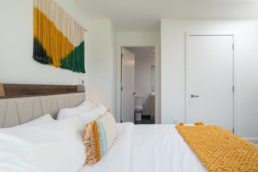 Building Photo - 44 Beach St