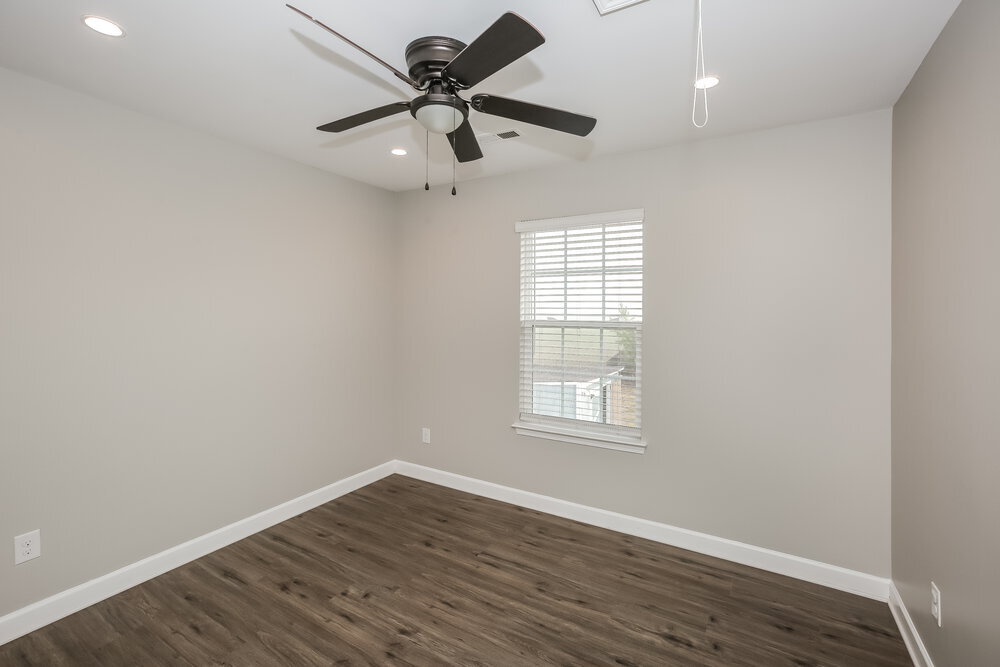 Building Photo - 434 Glencroft Dr