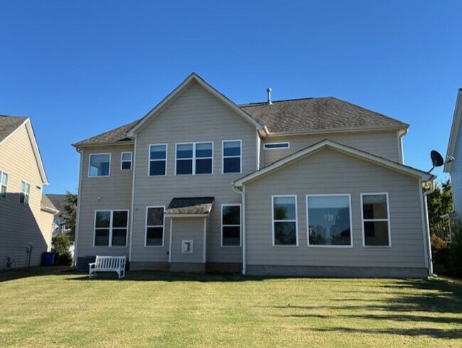 Building Photo - Stunning 5 Bed/4 Bath Home - Water View - ...