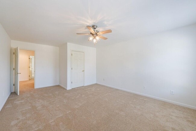 Building Photo - 279 Collins View Ct