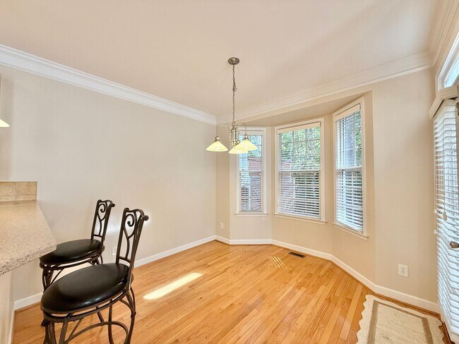 Building Photo - Gorgeous 3BD, 2.5BA Raleigh Townhome in a ...