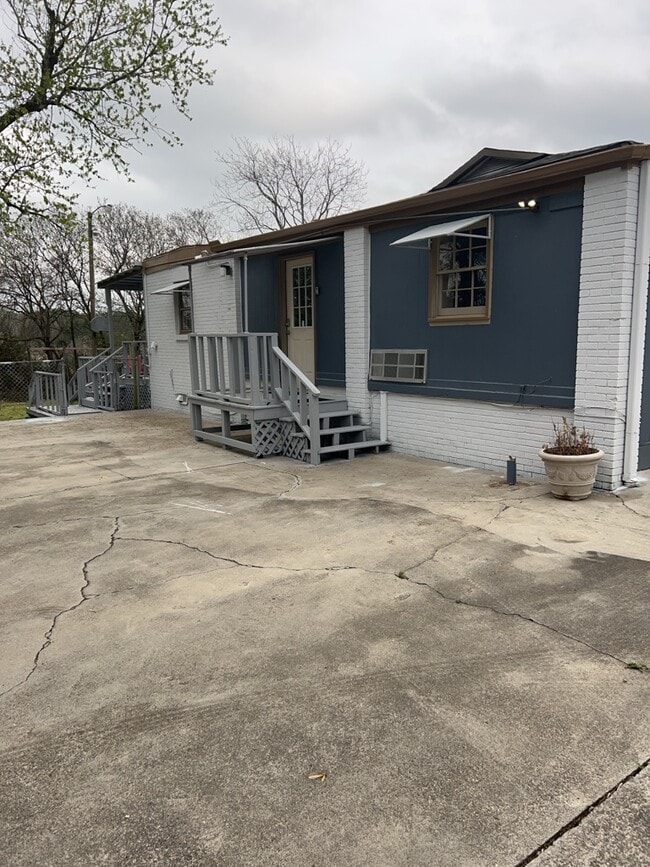 Building Photo - 1595 Slaughter Rd