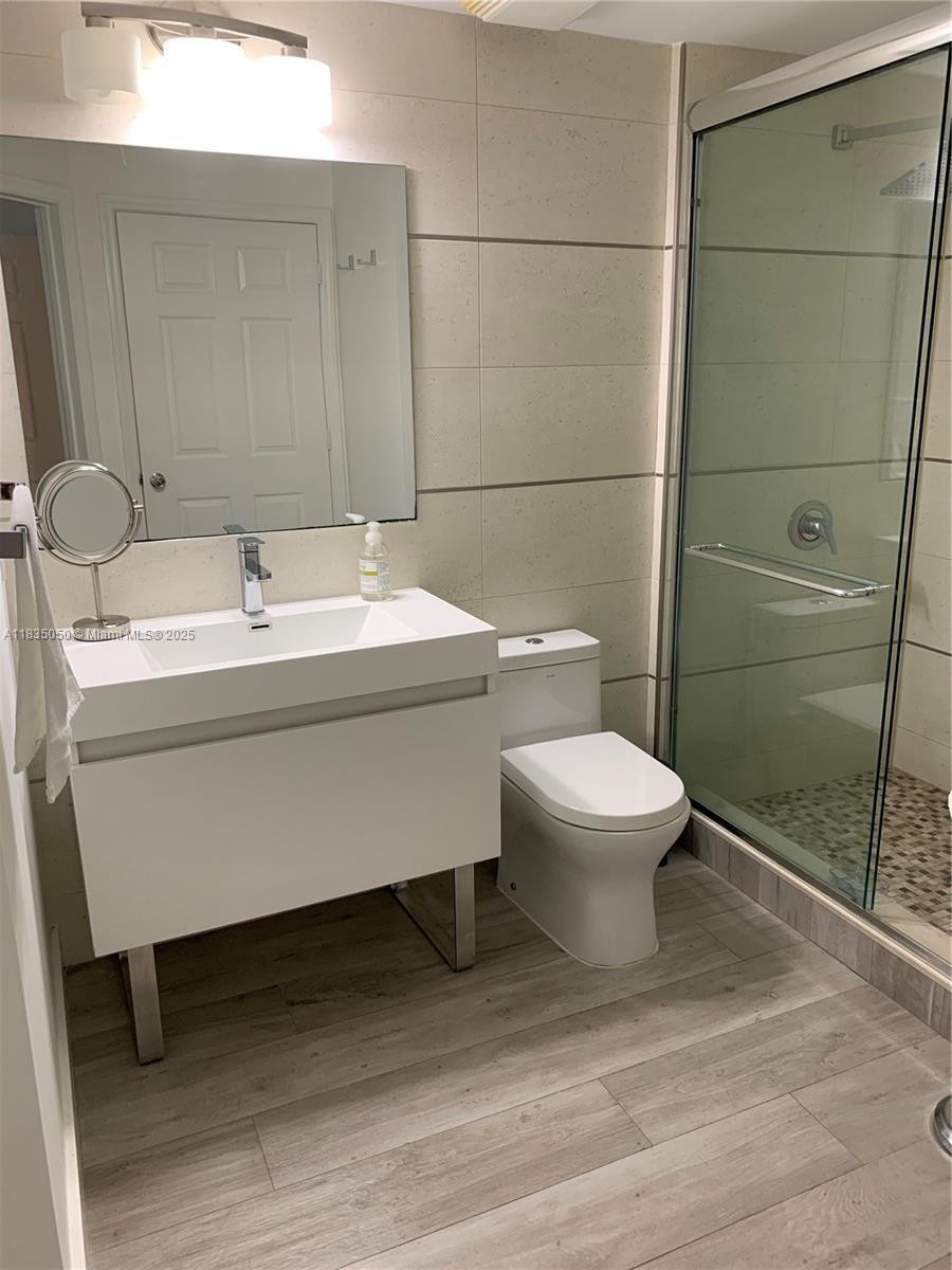 17150 N Bay Rd 17150 N Bay Rd - 17150 N Bay Rd Sunny Isles Beach Fl Building Photo 