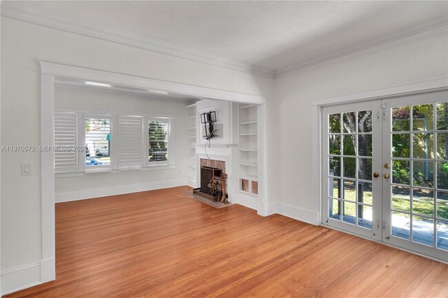 Building Photo - 603 Minorca Ave