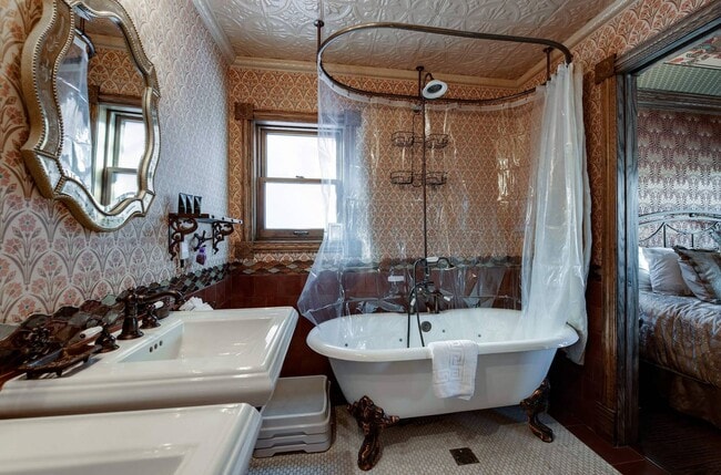 Building Photo - 301 S French St