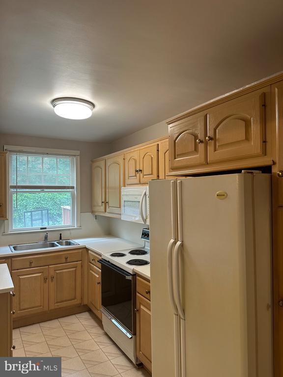 Building Photo - 2308 Highland Ave