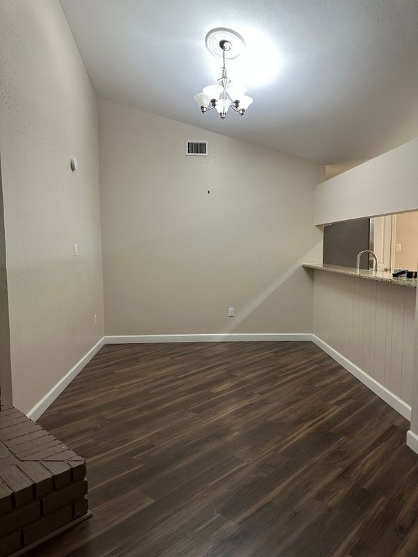 Building Photo - 6838 Apona St