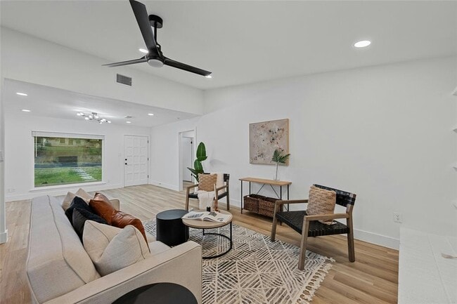 Building Photo - 5809 Cherry Creek Dr