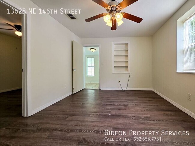 Building Photo - 13628 NE 146th St