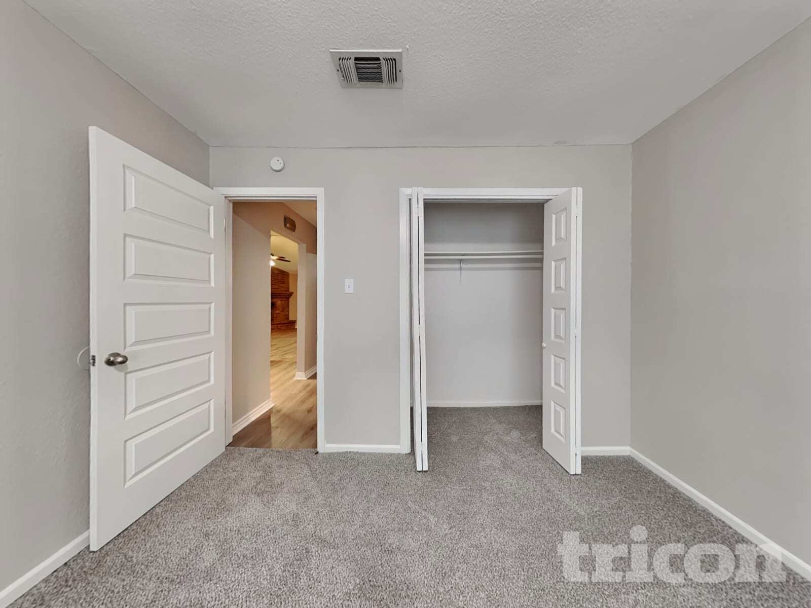 Building Photo - 5022 Crestwood Dr