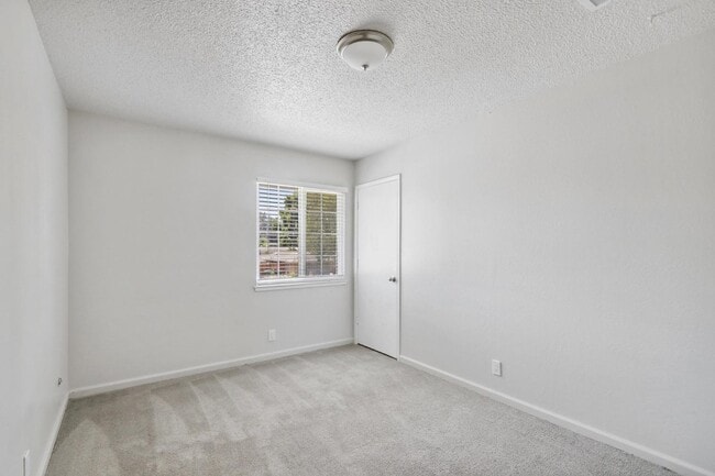Building Photo - 9101 La Riviera Dr