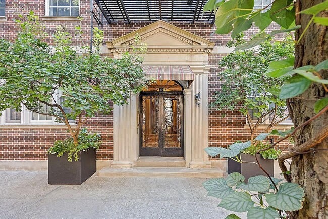 Building Photo - 19 Fiske Pl