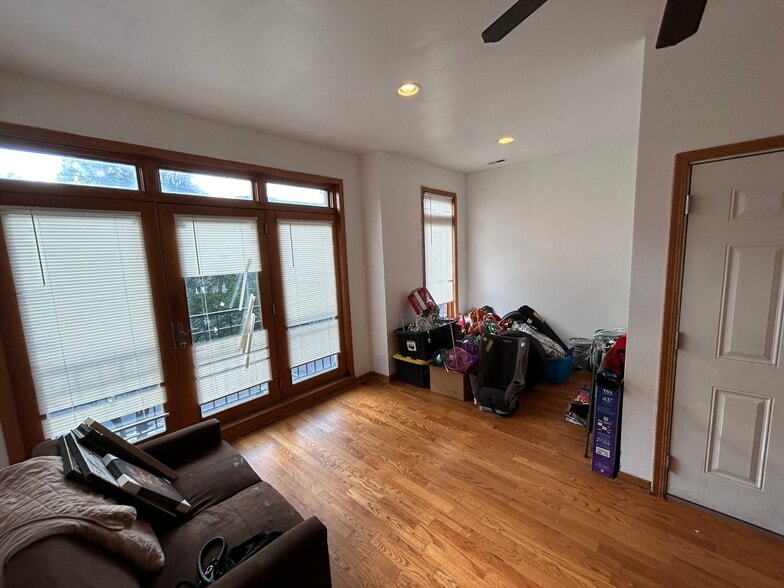 Building Photo - 5333 S Calumet Ave