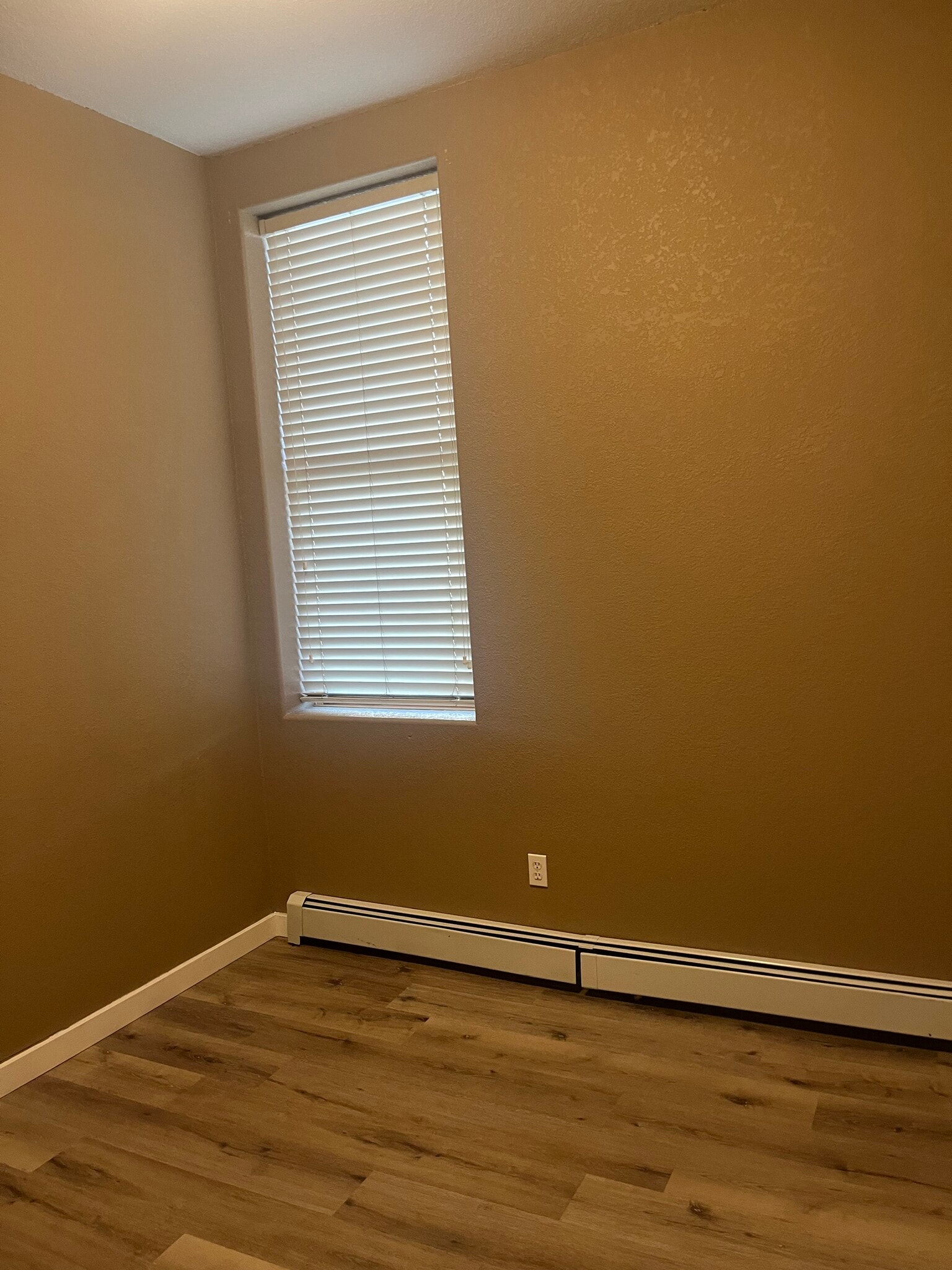 Building Photo - 221 S Washington St