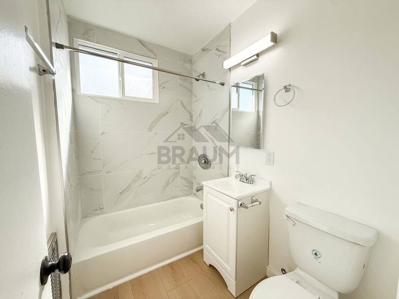 Building Photo - 7333 Woodman Ave