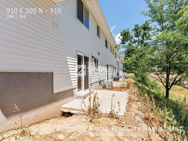 Building Photo - 910 E 200 N