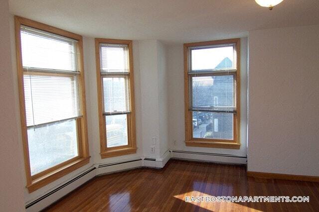 Building Photo - 172 Webster St