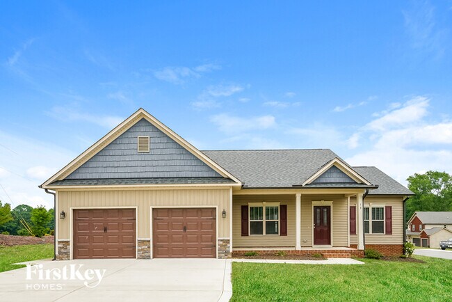 Primary Photo - 13 Spruce Pt Dr