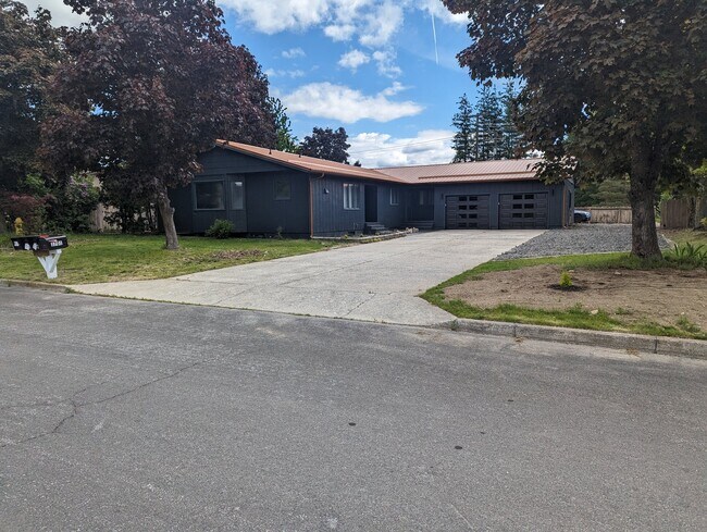 Building Photo - 3702 Belmont Rd