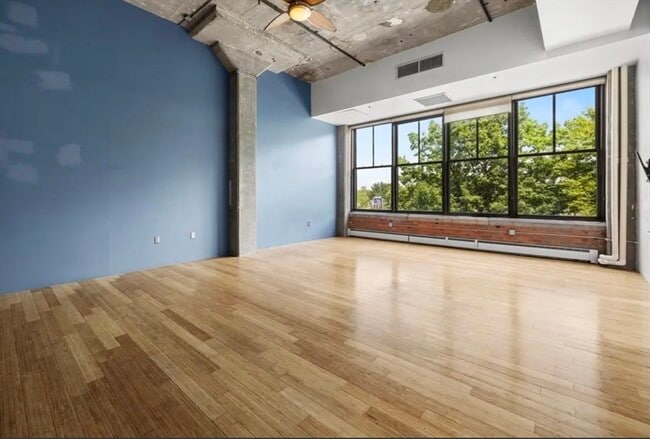 Building Photo - 156 Porter St