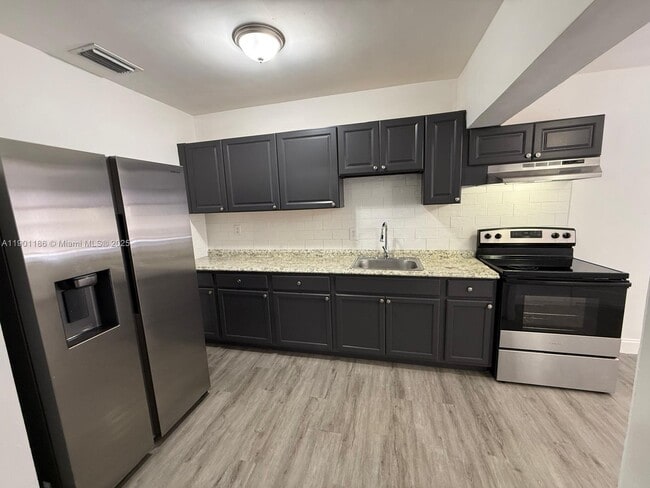 Building Photo - 14720 Monroe St