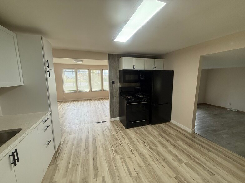 Kitchen - 7214 W Mineral Point Rd