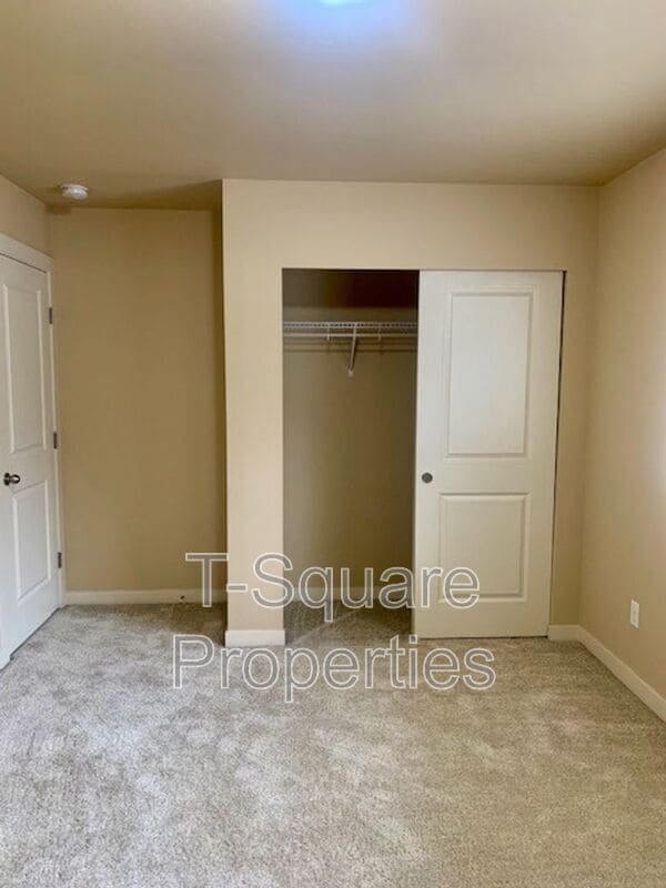 Building Photo - 10218 242nd Ave NE