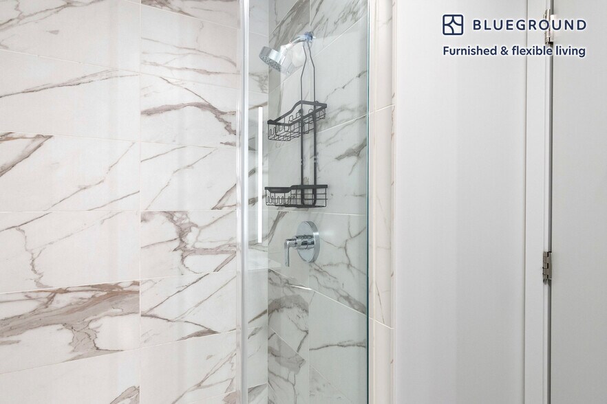 Building Photo - 1000 S Michigan Ave