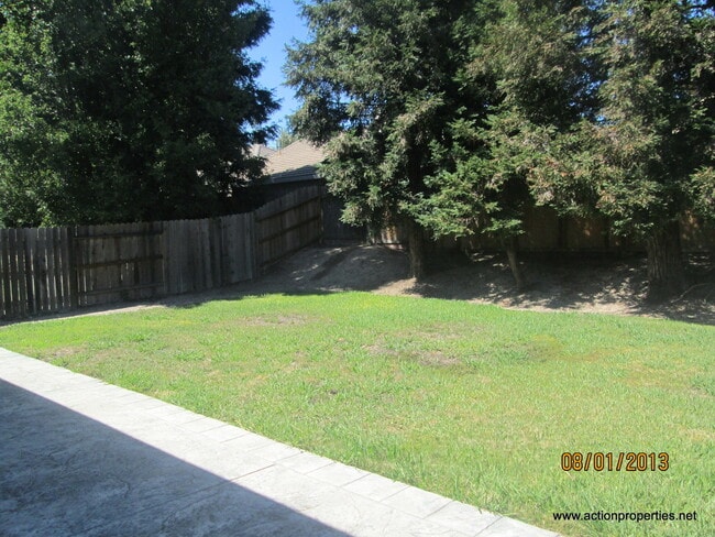 Building Photo - Rocklin Single Story Great Room 3 Bedroom 3 Car Large Yard Gardner