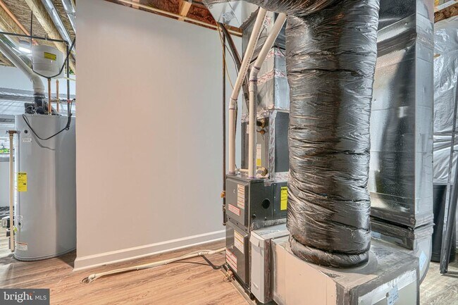 Building Photo - 7142 Starmount Ct