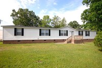 Building Photo - 728 Country Club Rd