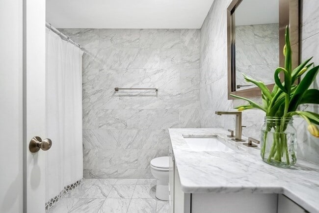 Building Photo - 309 E St