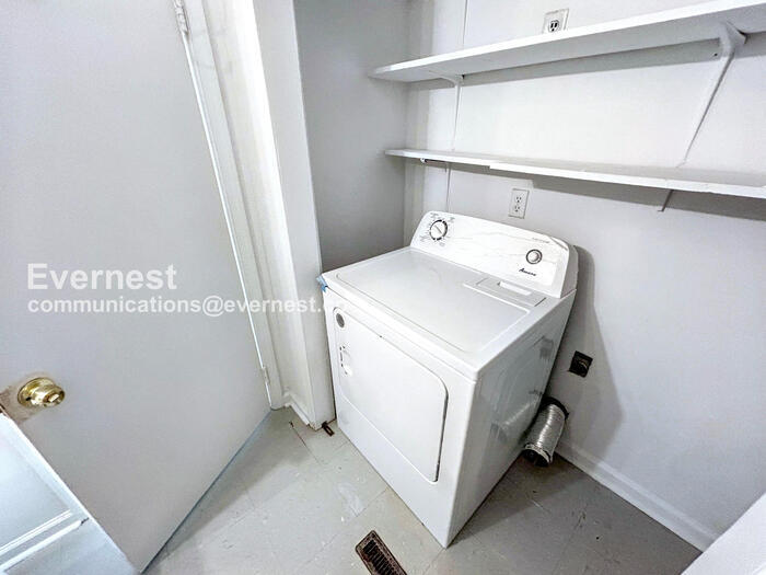 Building Photo - 203 Woodbine St